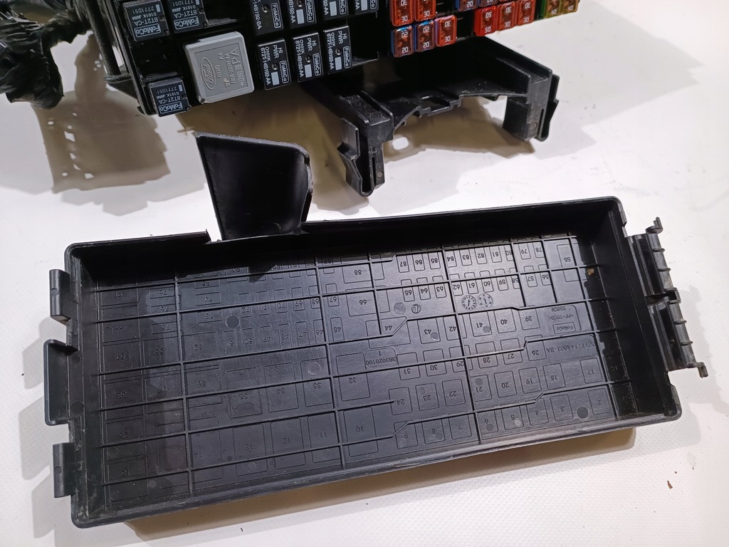 фото №8, Коробка запобіжників ford flex 3.5 2011-