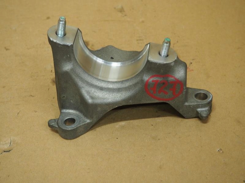 фото №2, Кронштейн опора полуось mazda 1.5d skyactiv