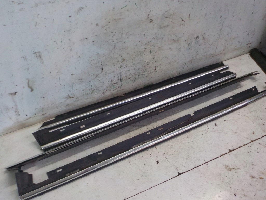 фото №1, Audi a4 b5 молдинг уплотнитель хром