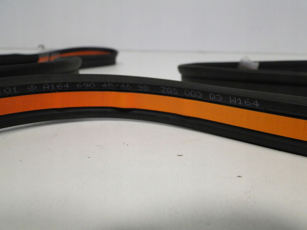 фото №8, Mercedes прокладка кузовна ліва дах ml 164 w164 a1646904598