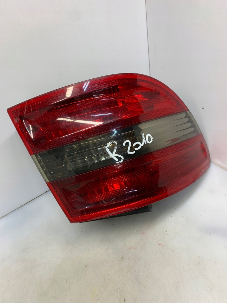 Купить Лампа задняя правая 1698200377 mercedes