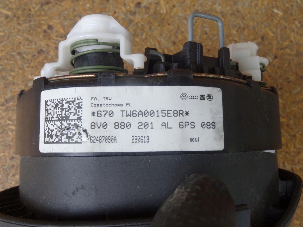 фото №13, Audi a3 8v 12-17 q3 8u 11- подушка безпеки подушка повітряна водія 8v0880201al