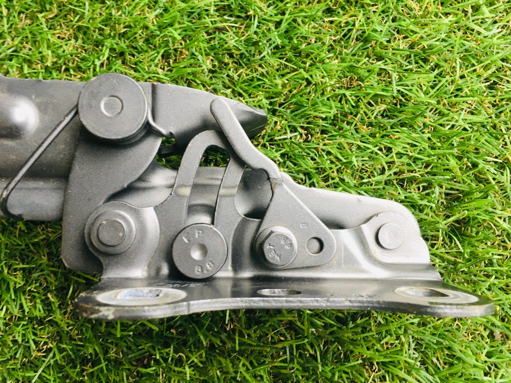 фото №7, Mercedes a-klasa w1778801200 петля капот правый перед