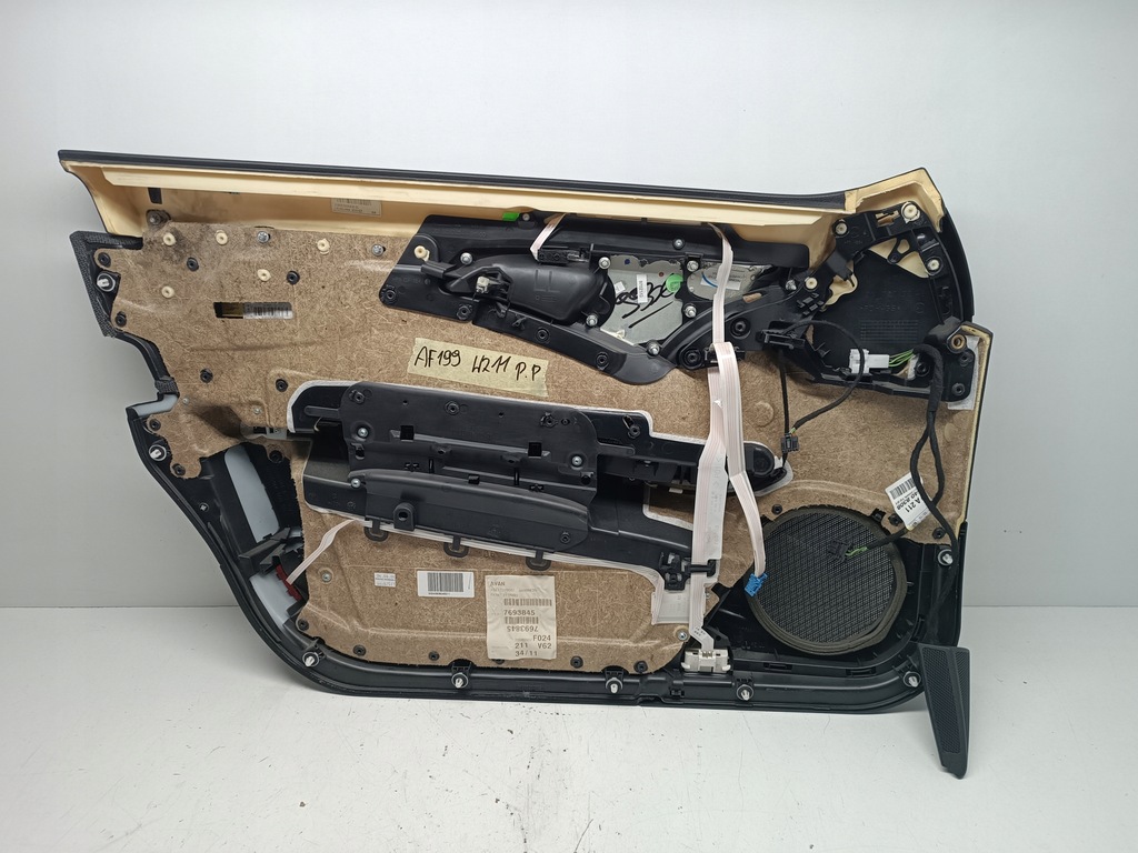 фото №5, Обшивка правый перед mercedes w211 avantgarde