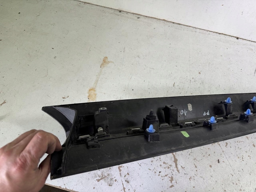 фото №8, Молдинг права перед renault scenic iv 4 16-