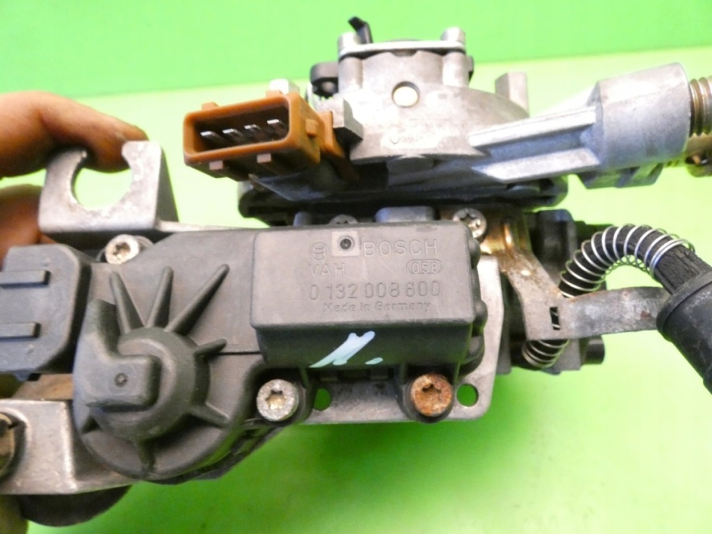 фото №8, Моноінжектор дросельна заслінка 051133015l 0438201096vw passat b3 1.8 8v 88-93