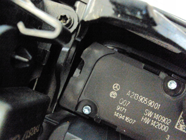 фото №13, Панель радио кондиционера mercedes c-klasa w205 fl