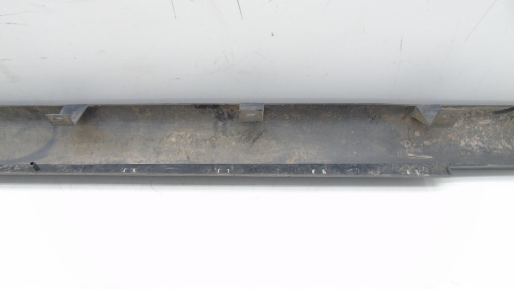 Молдинг порог правая jeep commander Цена