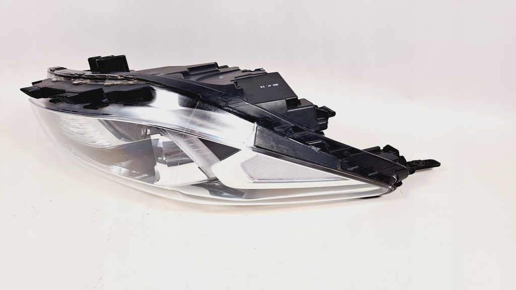 фото №12, Kia rio 4 iv 2017+ лампа правая led 92102-h8