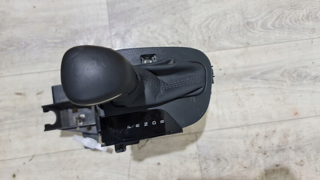 фото №5, Toyota yaris iv 21 домкрат перемикання передач вибірник чохол