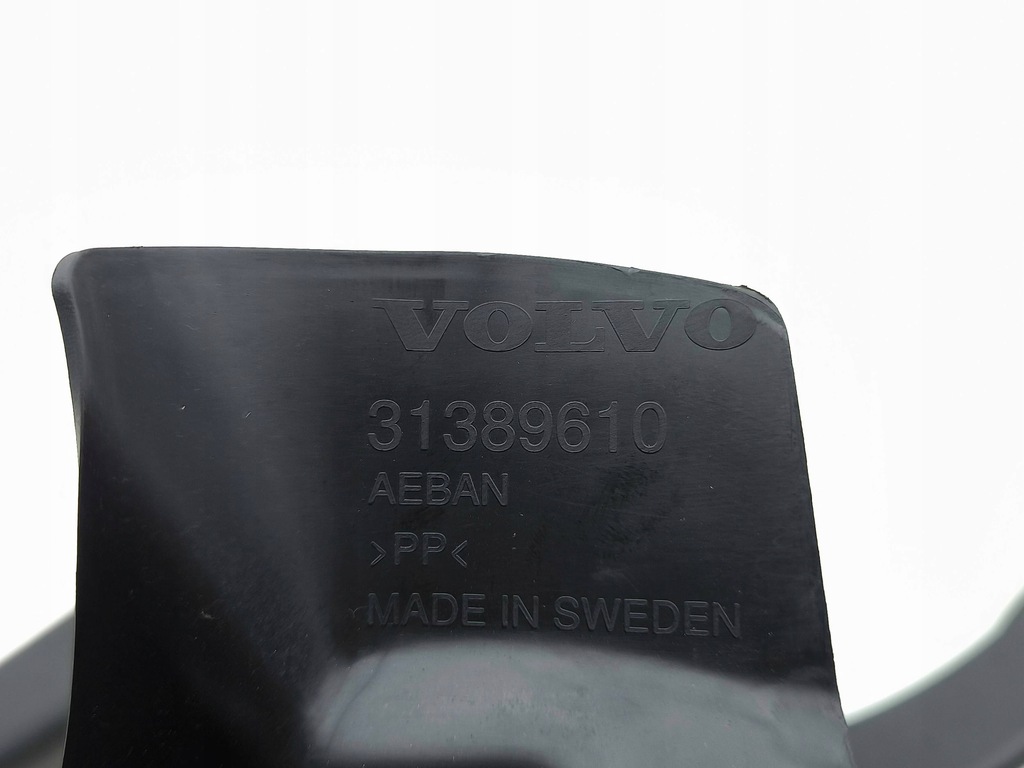 фото №8, Отделка крышки багажника volvo s90 31389609 2.0l дизель 2018