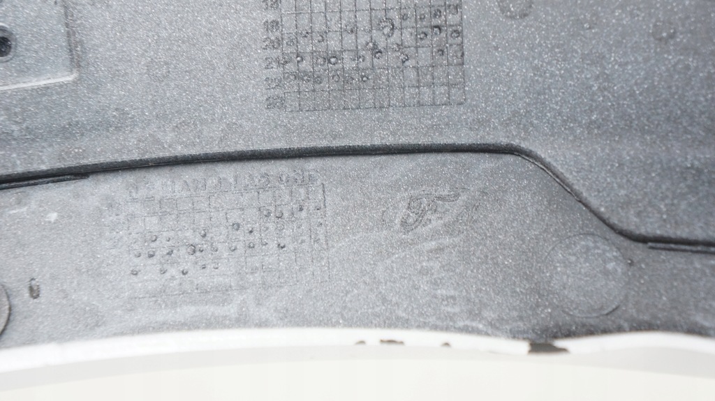 фото №10, Ford puma молдинг накладка крила правий задня