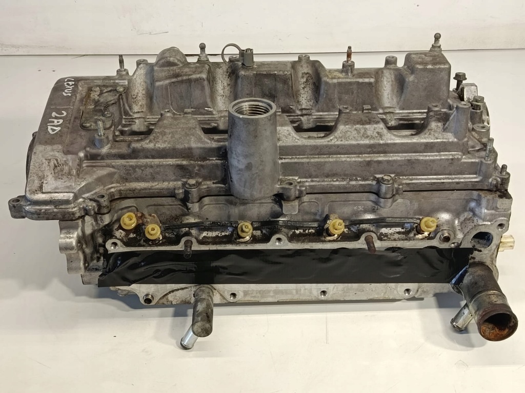 Купити Lexus is220 is 2.2 d-cat головка циліндрів двигуна 177km