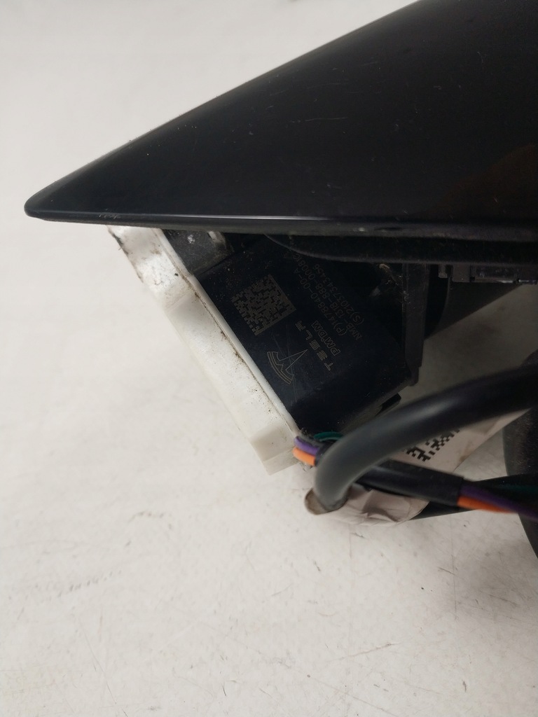 фото №5, Tesla 3 model y крышка port зарядки 1505514-00-d