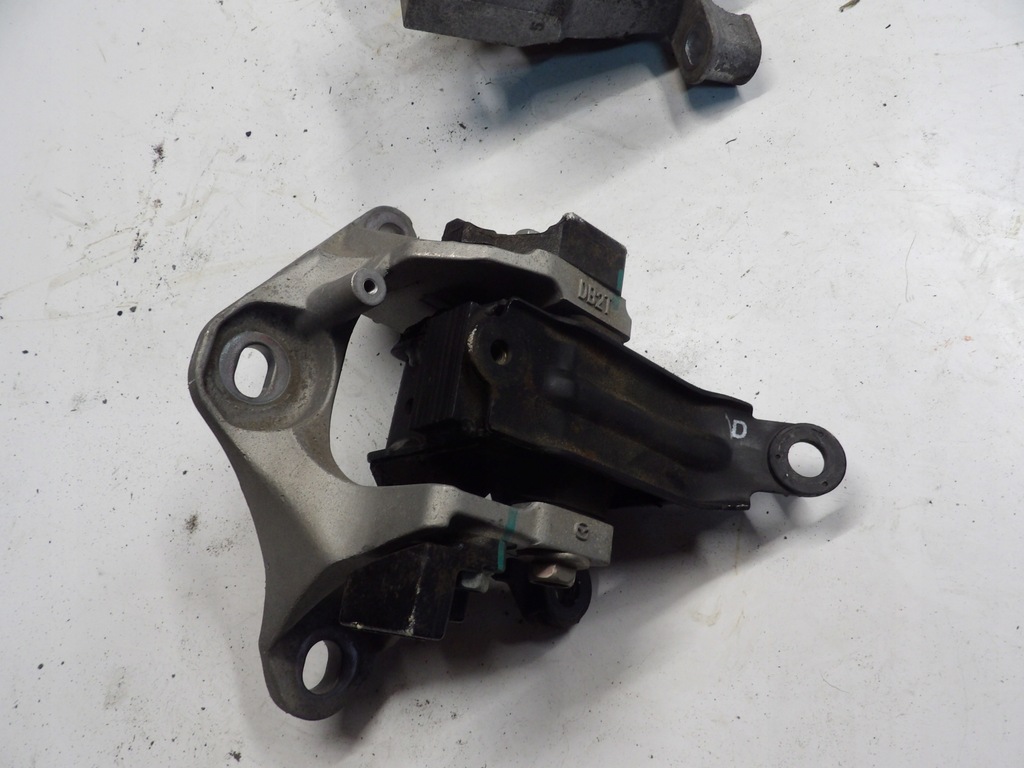 фото №1, Кронштейн кронштейн mazda cx3