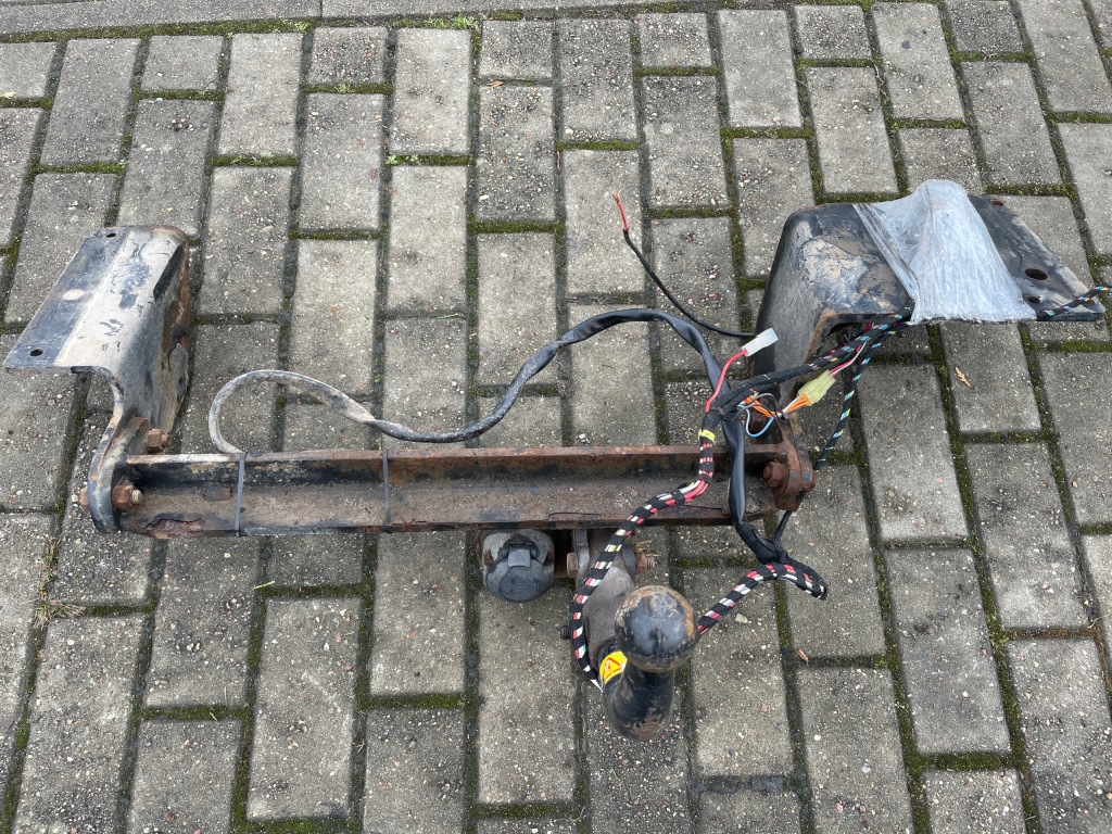 фото №1, Suzuki swift mk6 hak буксировочный bosal оригинал