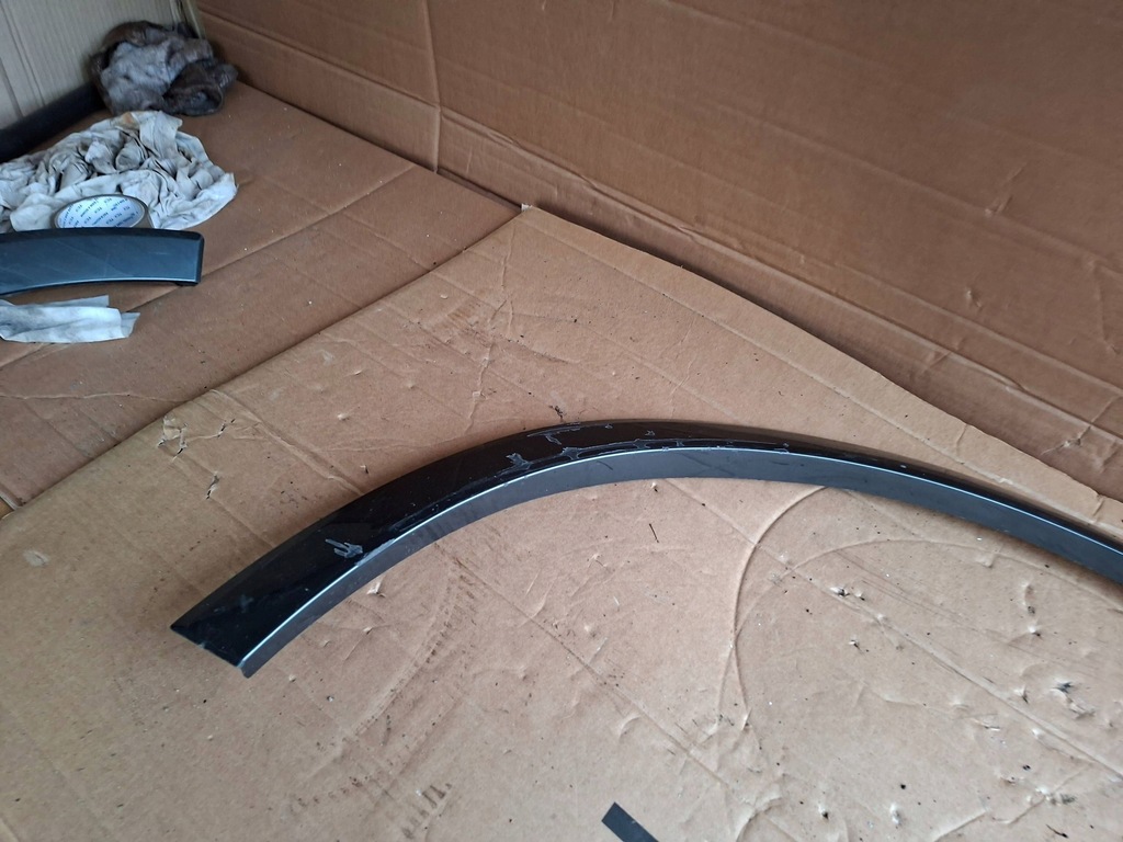 фото №8, Молдинг подкрылок передний audi q3 f3 83a853717