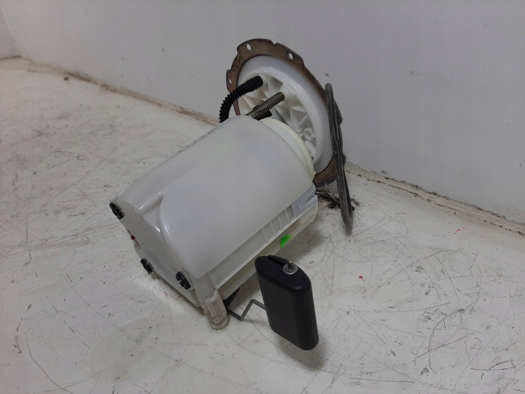 фото №13, Hyundai elantra v lift 1.6 16v 14r насос топлива 31110-2v210