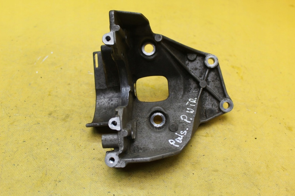 фото №5, Кронштейн насоса впрыска 057130147af cayenne 4.2tdi