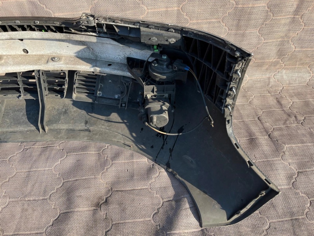 Audi a6 c5 бампер перед передний комплектный  4b0807103 Недорого