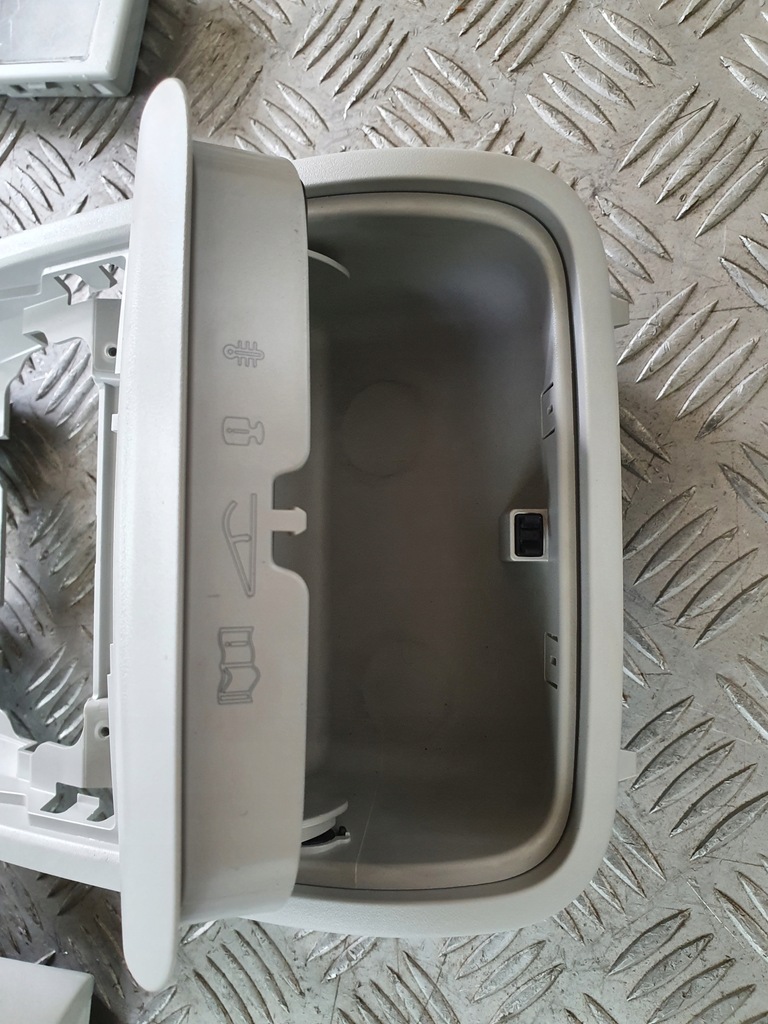 фото №8, Skoda karoq 2017-2022 лампа освещение кабины