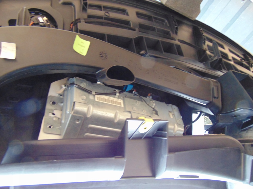 фото №15, Консоль приборная панель ремни подушка безопасности peugeot 207 lift