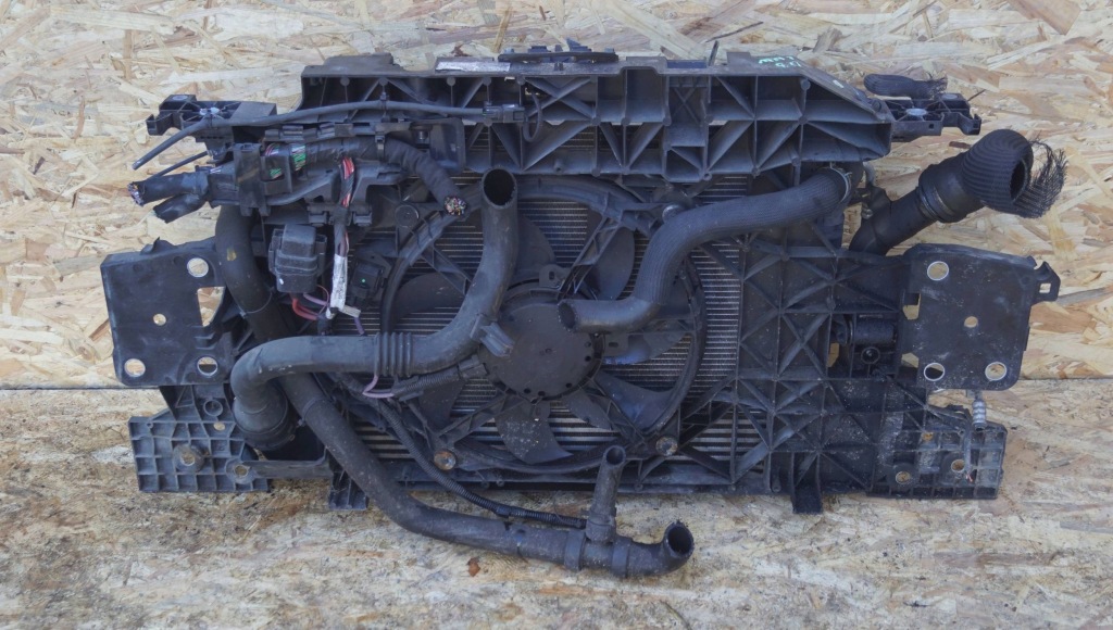 фото №9, Scenic iii 1.5 dci pas передній радіатор d688