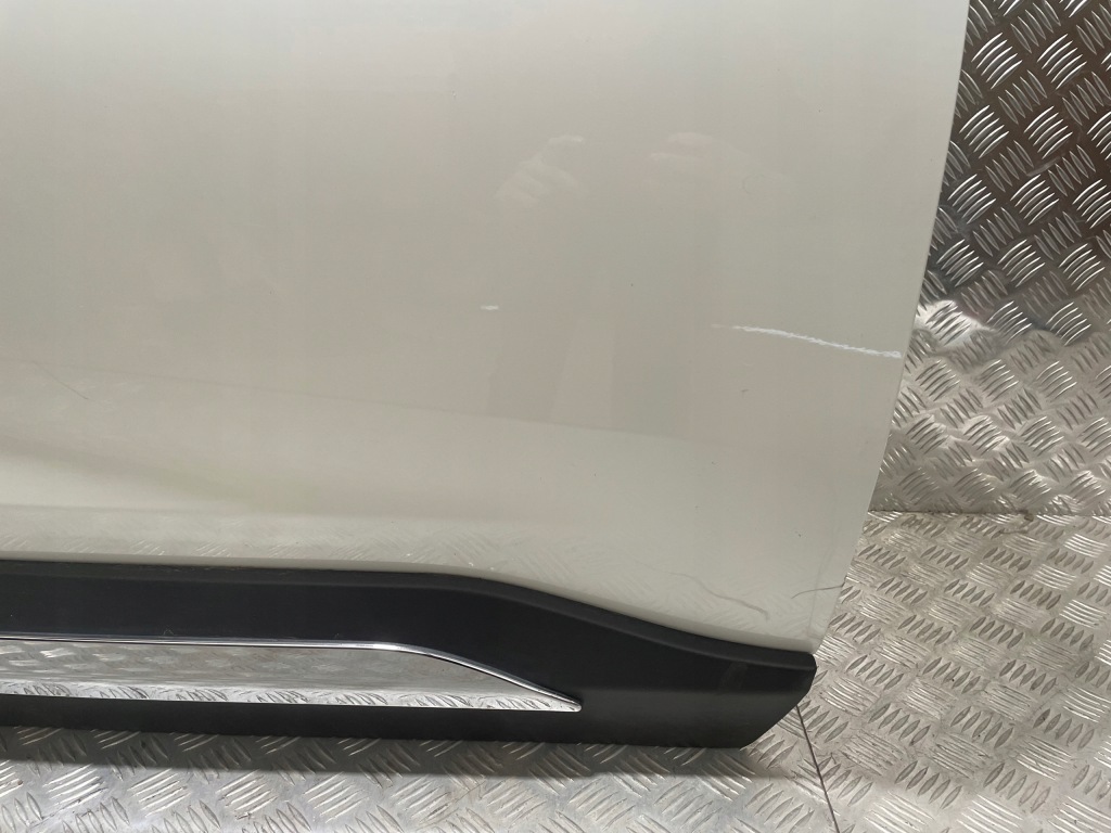 Дверь правый  перед toyota rav4 v 070 white перламутр белый перламутр Киев