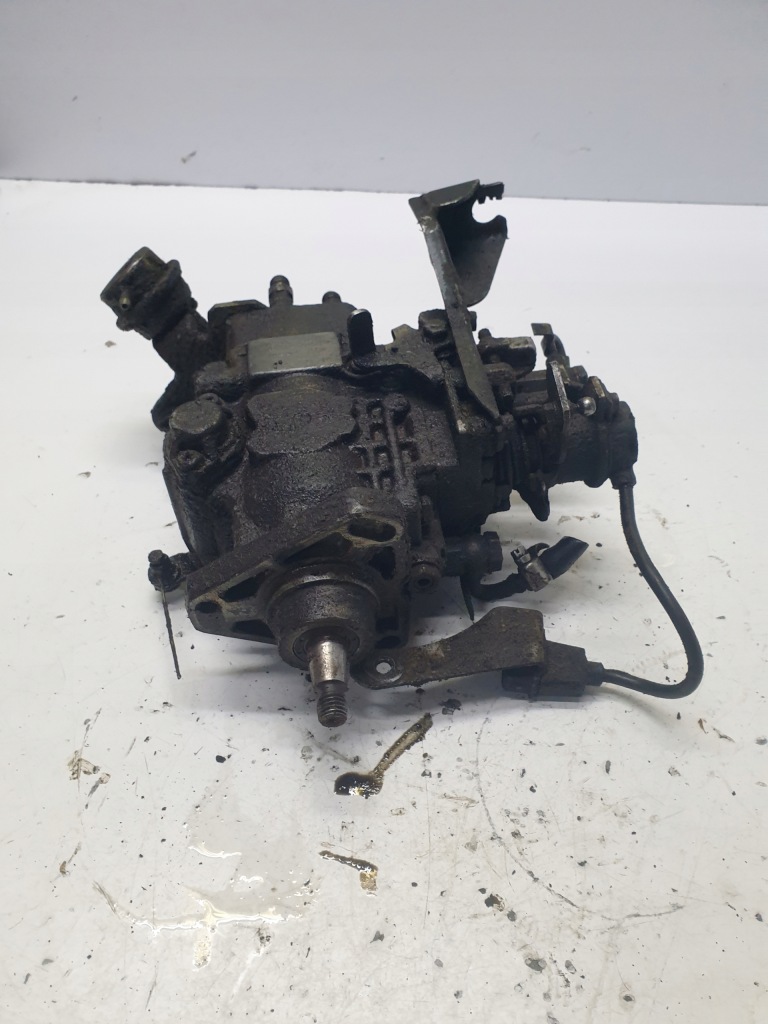 Насос впрыскная vw t4 2.4 d 074130107d Недорого