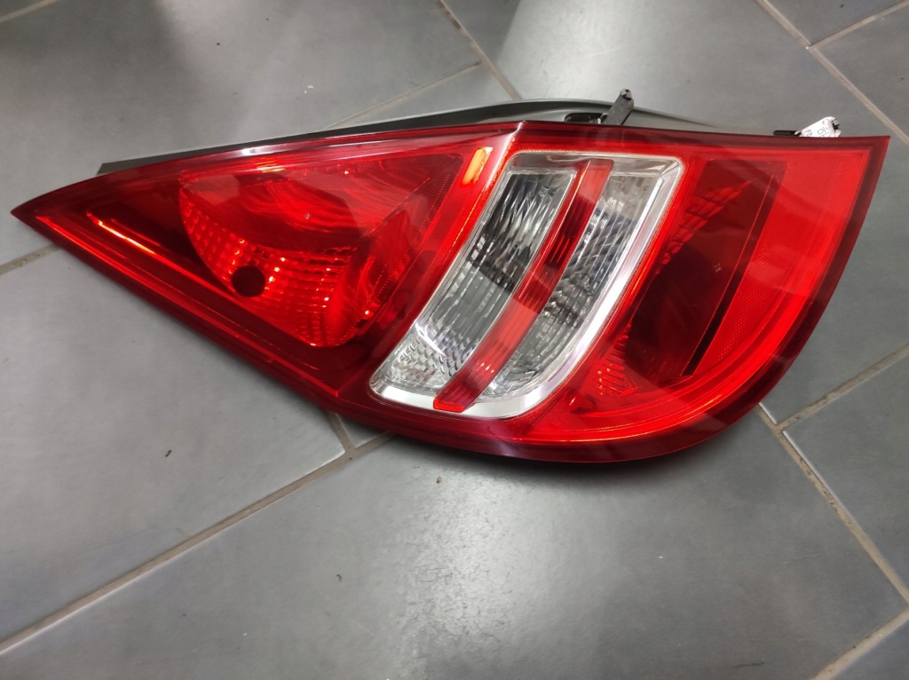 фото №1, Лампа лівий задня задня hyundai i30 i 92401-2l0 &