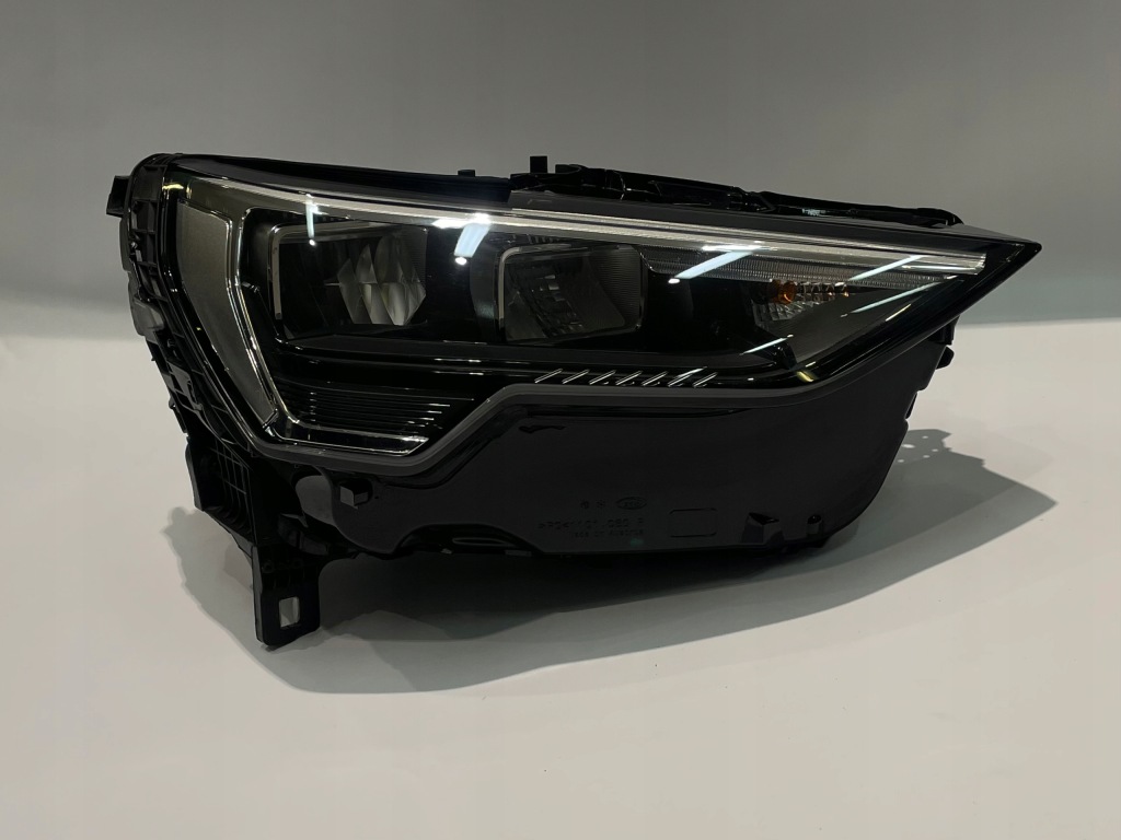 фото №1, Audi q3 83a941012 full led лампа передняя правая