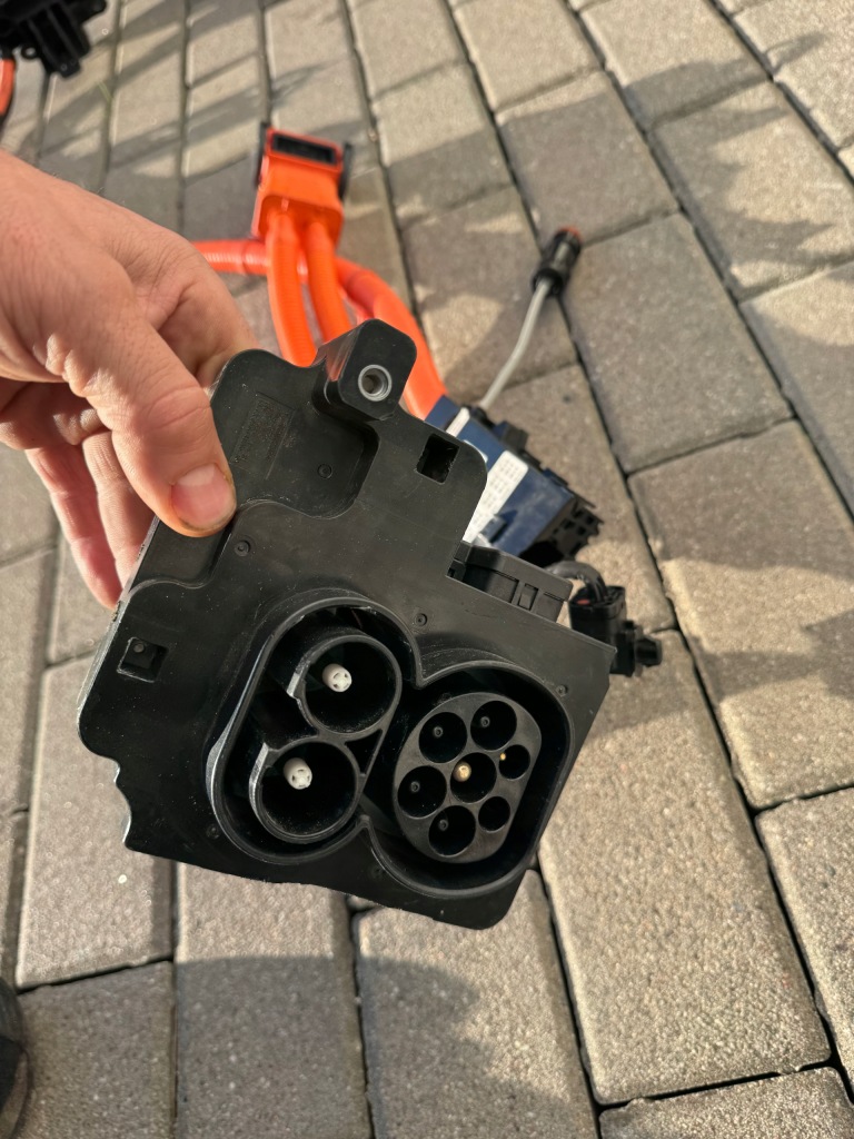 Купити Hyundai kona 2020 elektric кабель заряджання зарядний пристрій 91684-k4020 оригінал