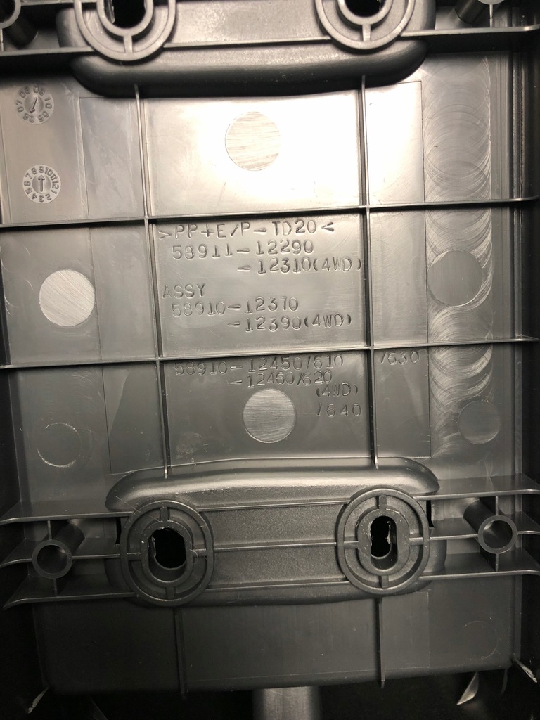 фото №8, Подлокотник бардачок toyota auris i 58911-12290