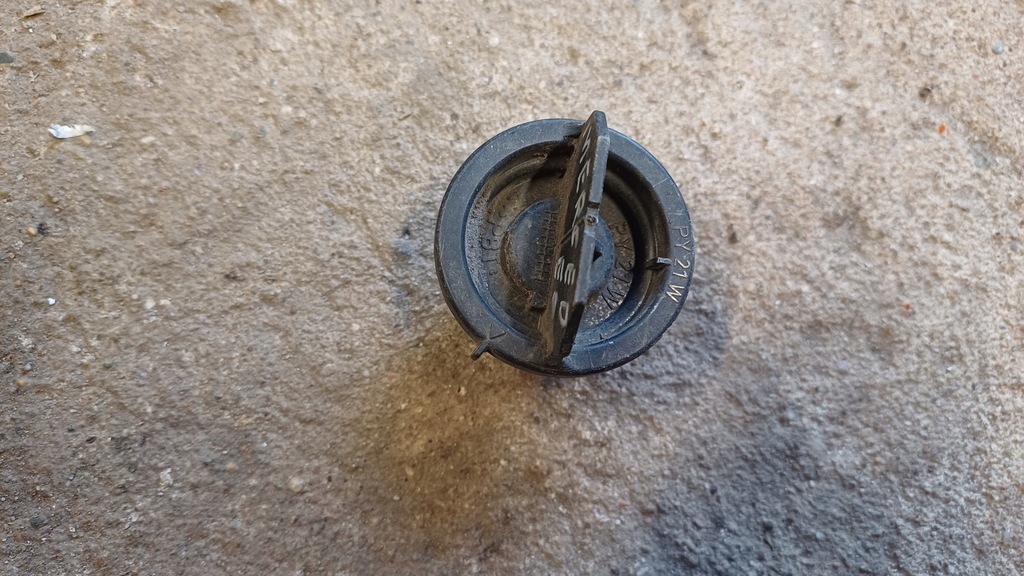 фото №1, Mercedes w169 цоколь вкладыш лампы передней