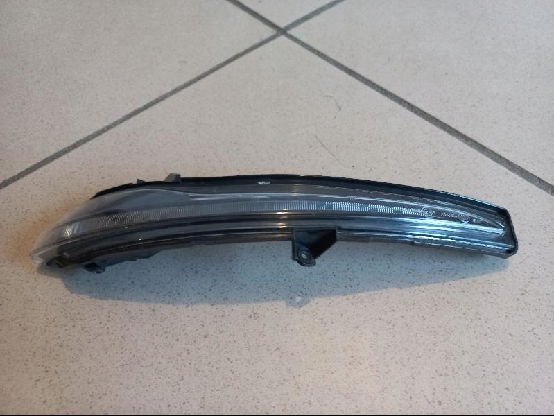 фото №6, Mercedes c e w205 w213 поворотник дзеркало