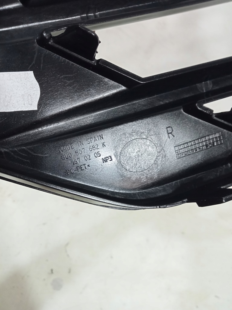 Premium решётка  решётка правый  audi rsq3 q3 14-18r. рестайлинг  stylizacja + датчик с Разборки