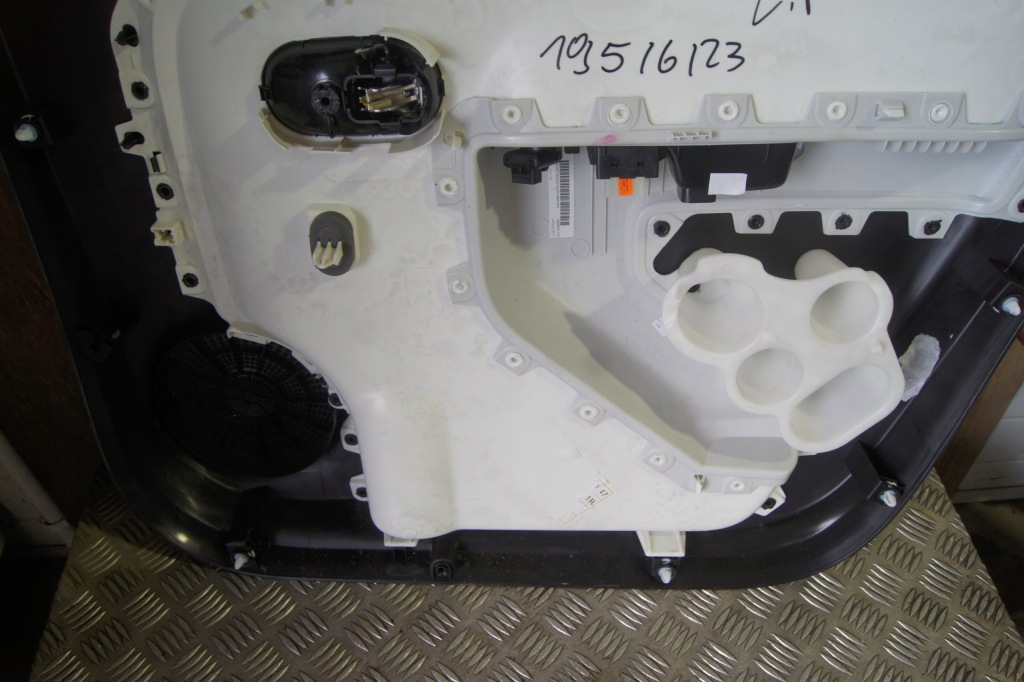 фото №9, Обшивка двері лівий перед twingo iii 156105422