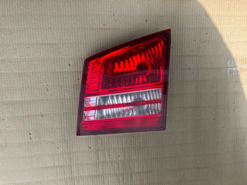 фото №1, Dodge journey лампа права задня задня w кришка