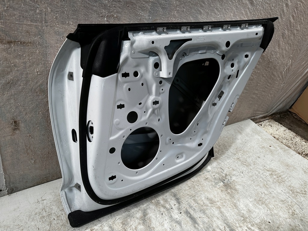 фото №12, Porsche taycan 9j1 двері правий задня задні праве