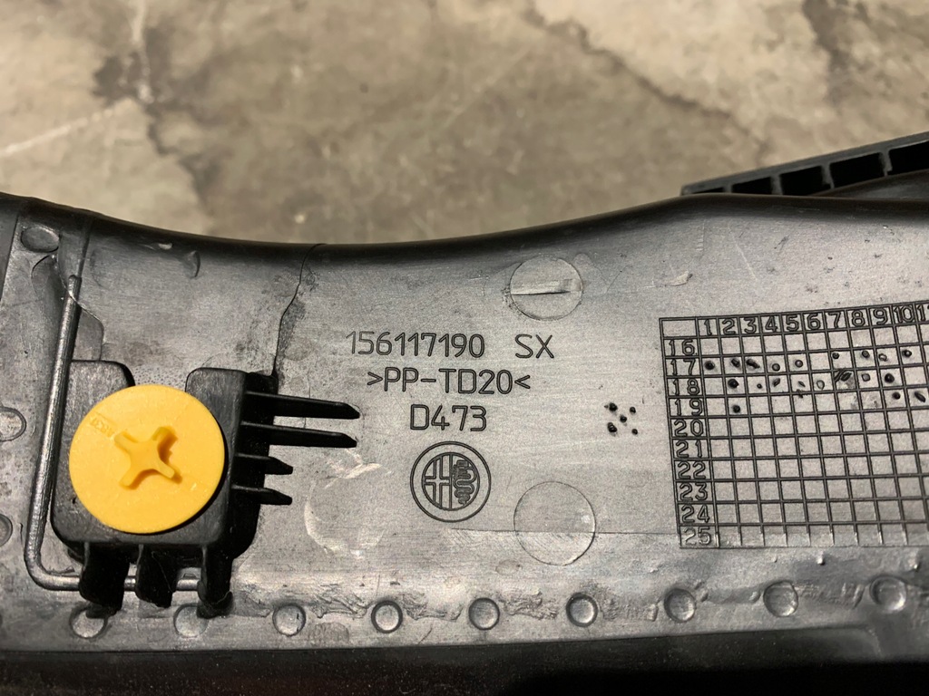 фото №3, Alfa romeo stelvio заглушка лампи задня ліва 156117190