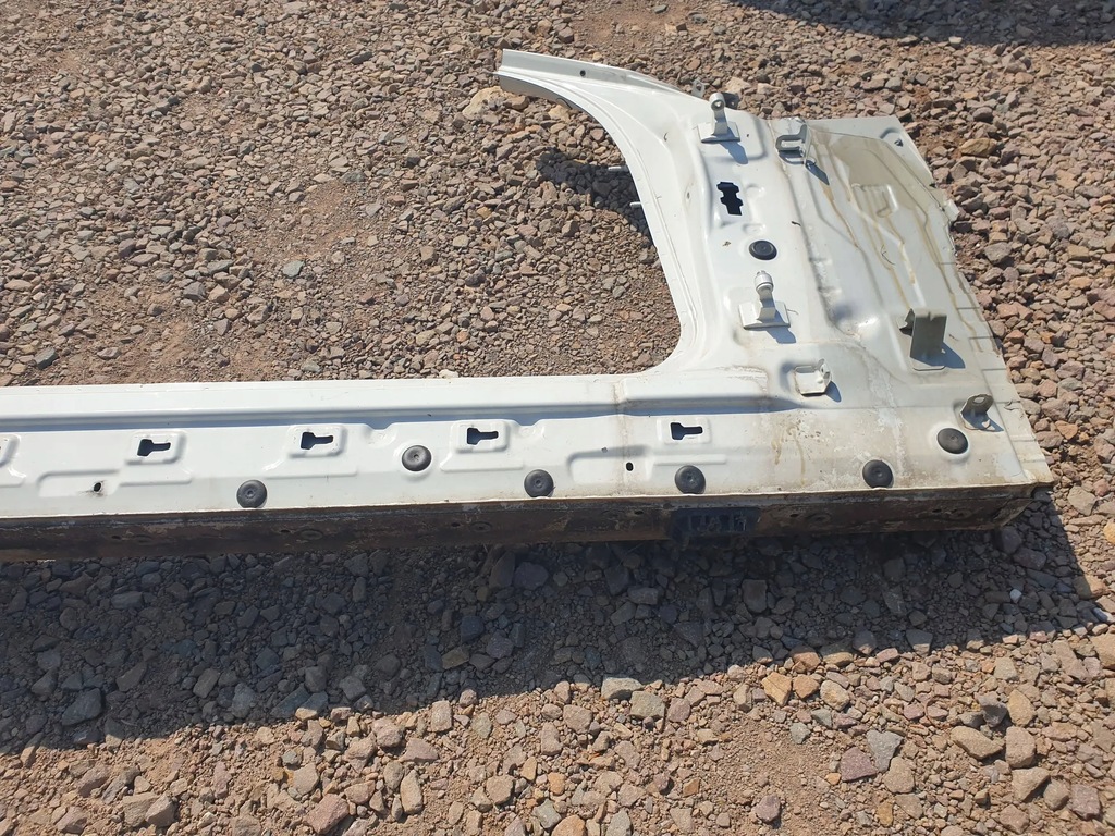 фото №2, Bmw f21 порог блок двигателя правый