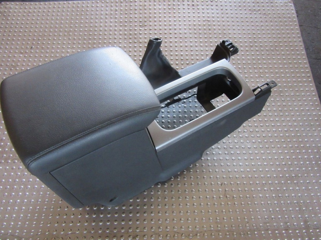 фото №12, Nissan pathfinder r51 туннель средний подлокотник eu