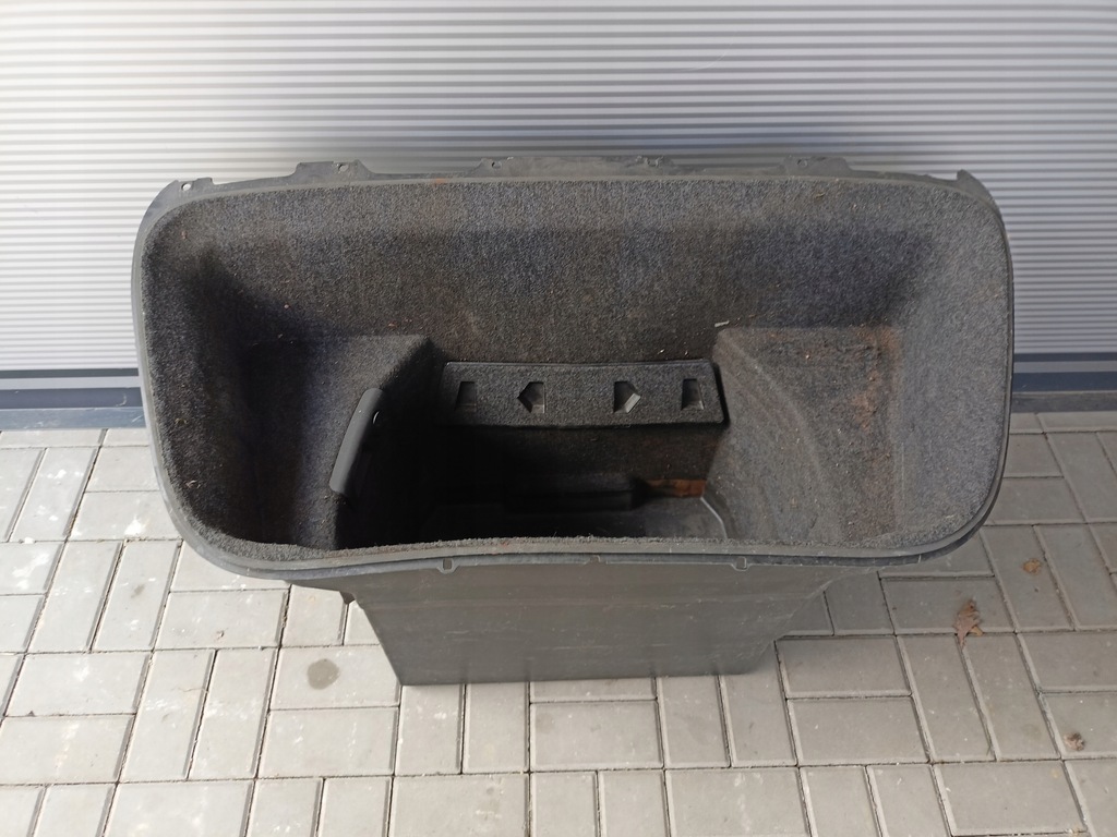 фото №1, Audi r8 поддон багажник вкладка