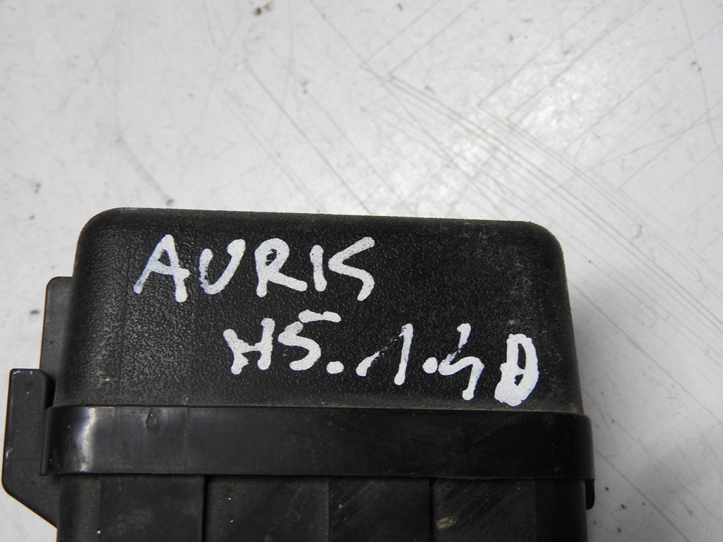 фото №5, Toyota auris i 06-09 5d 1.4 d4d коробка предохранителей 90080-87019