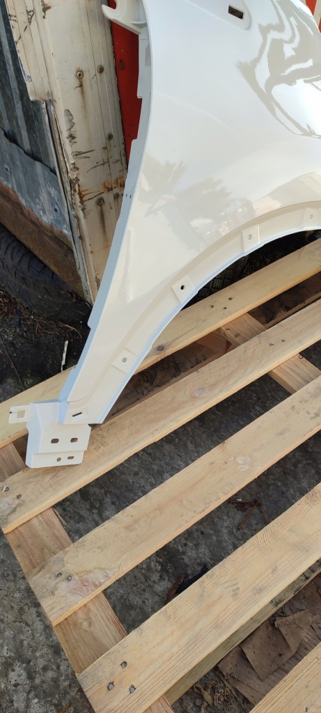 Крило пластик правий перед передній renault captur 03.2013-02.2020 d16 Зі Шроту