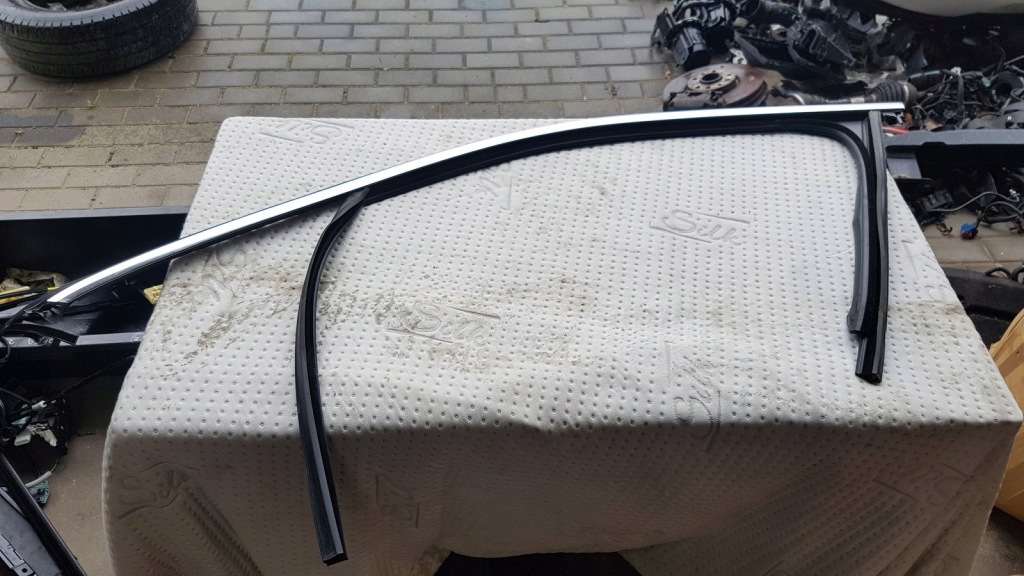 Купить Прокладка дверь левая перед touareg 3 760837431b