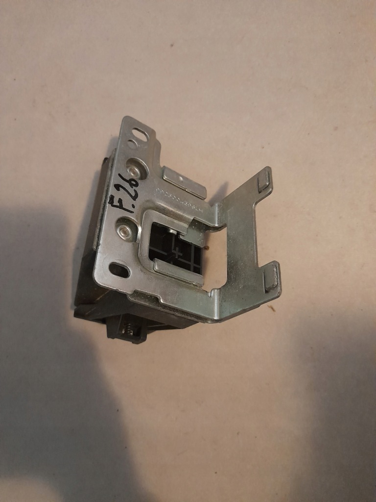 фото №1, Кронштейн кронштейн шторка багажника лівий bmw f10