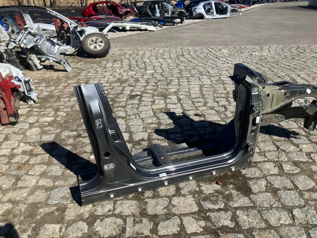 Купить Порог правый  honda civic x 17- хэтчбек nh737m