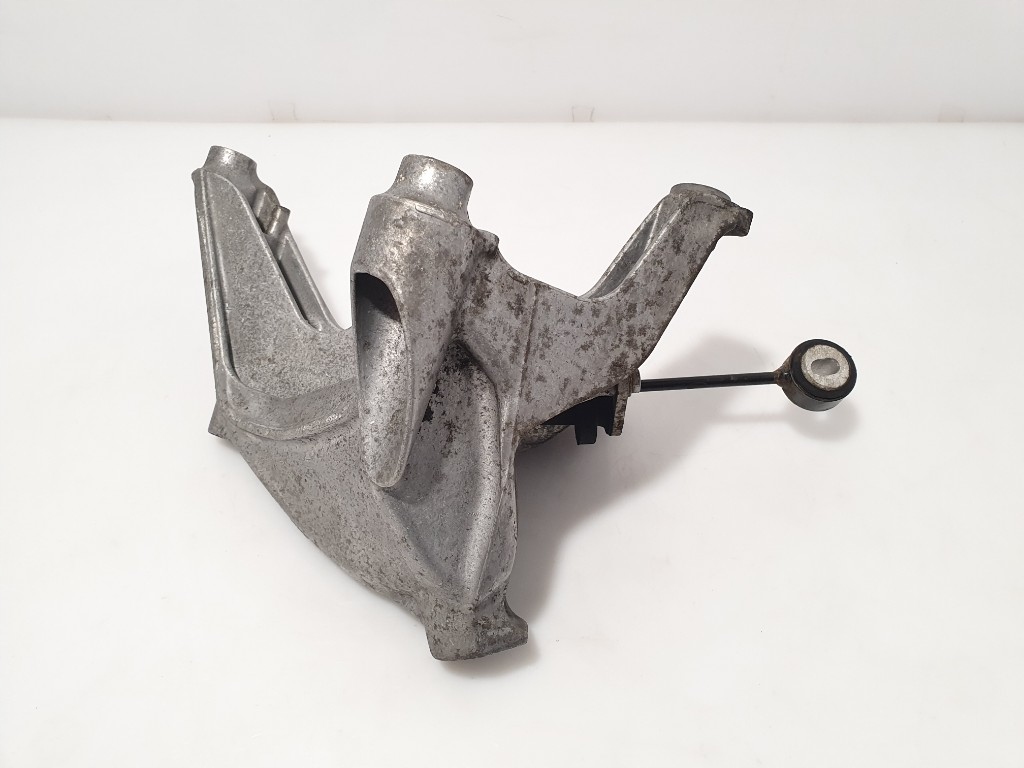 фото №13, Audi a4 b9 8w 2.0tdi кронштейн кронштейн двигателя правая 4m0199308ad 4m0199307ad