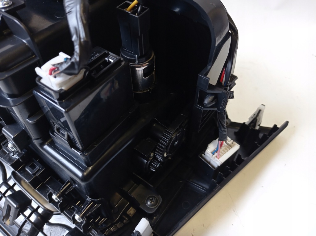 фото №10, Бардачок середній прикурювач usb hyundai i40